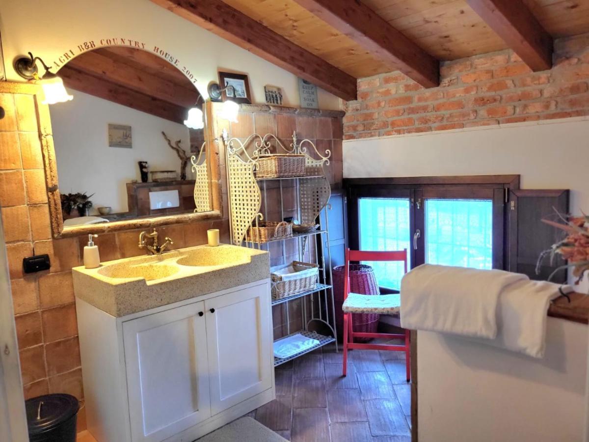 B&B Relais Cascina Al Campaccio Taino Екстериор снимка