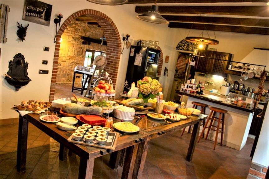 B&B Relais Cascina Al Campaccio Taino Екстериор снимка